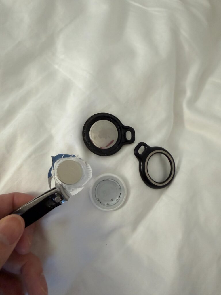 Your Parent’s Apple Tracker AirTag Died — Here’s the Simple Fix That Anyone Can Do